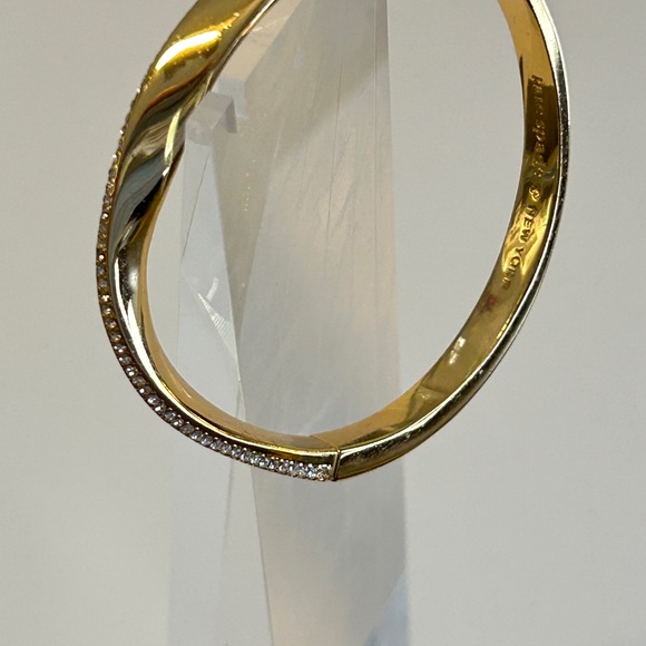 Kate Spade New York Gold Tone Set in Crystal Stone Hinged Bangle Bracelet - Picture 10 of 10